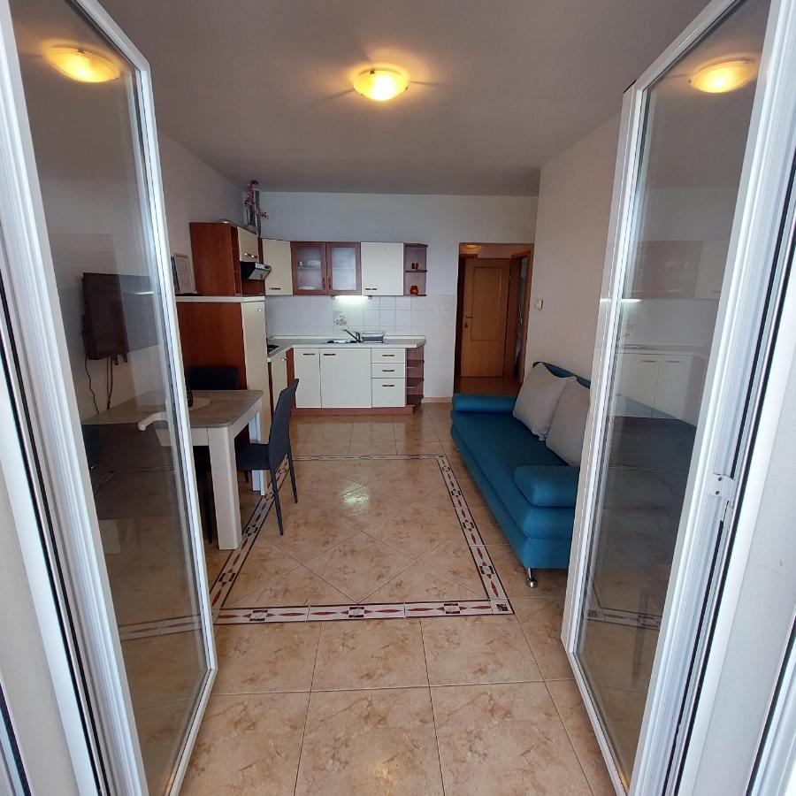 Velun Apartmani Luaran gambar