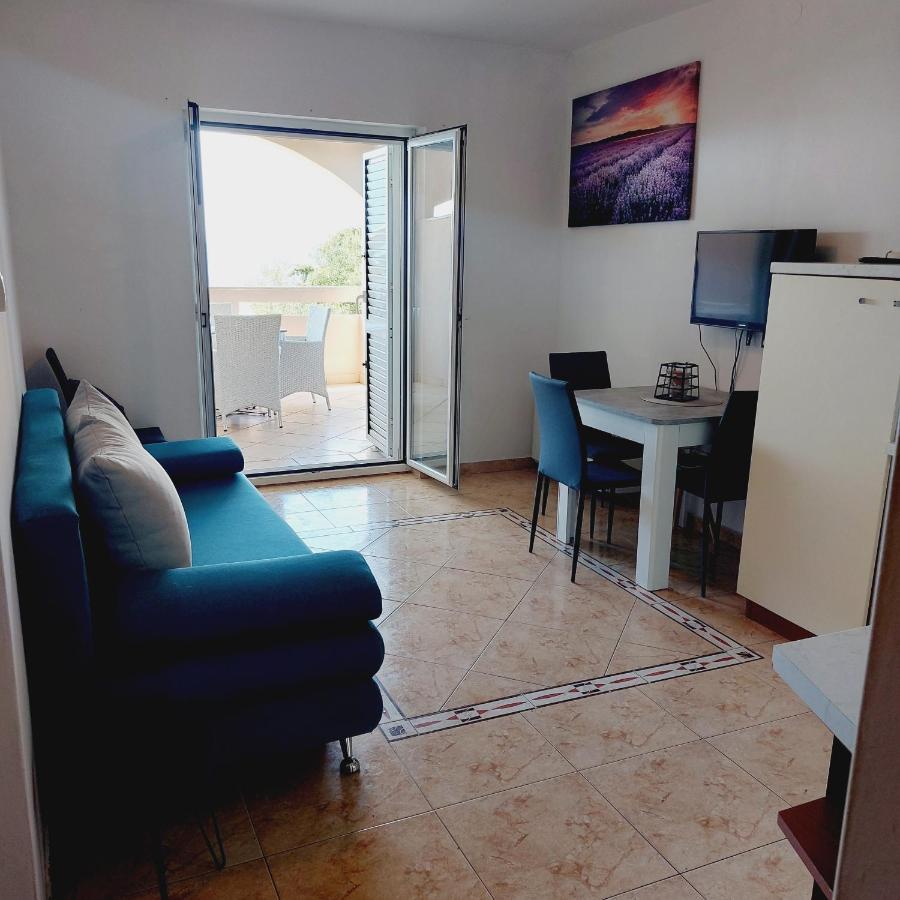 Velun Apartmani Luaran gambar