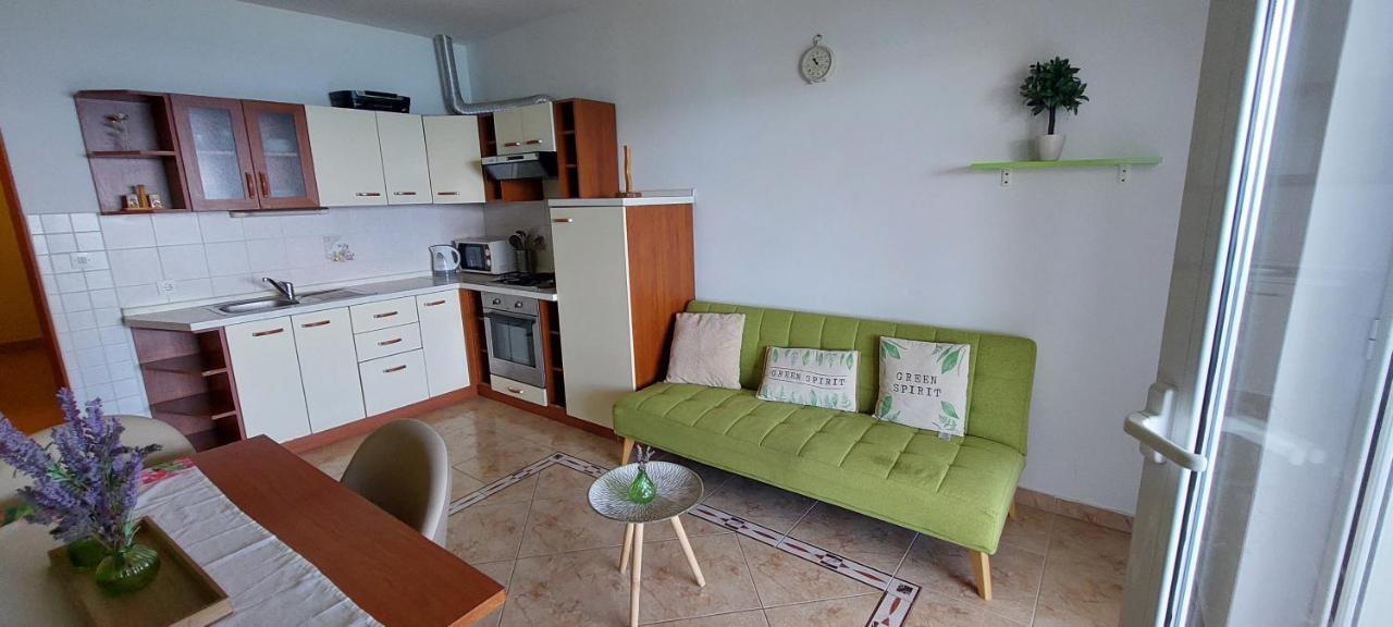 Velun Apartmani Luaran gambar