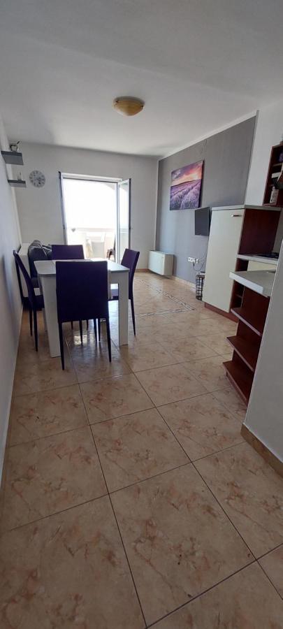 Velun Apartmani Luaran gambar