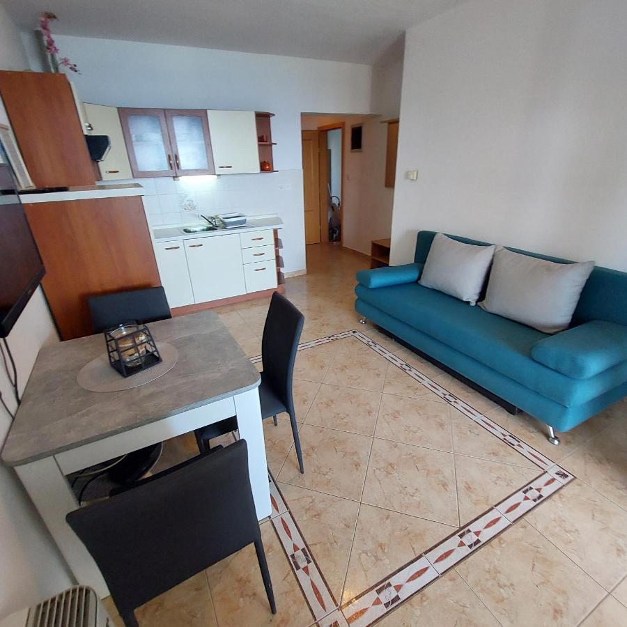 Velun Apartmani Luaran gambar